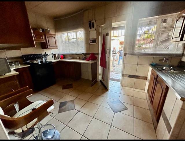 3 BEDROOM HOUSE FOR SALE IN VANDERBIJLPARK CW 1
